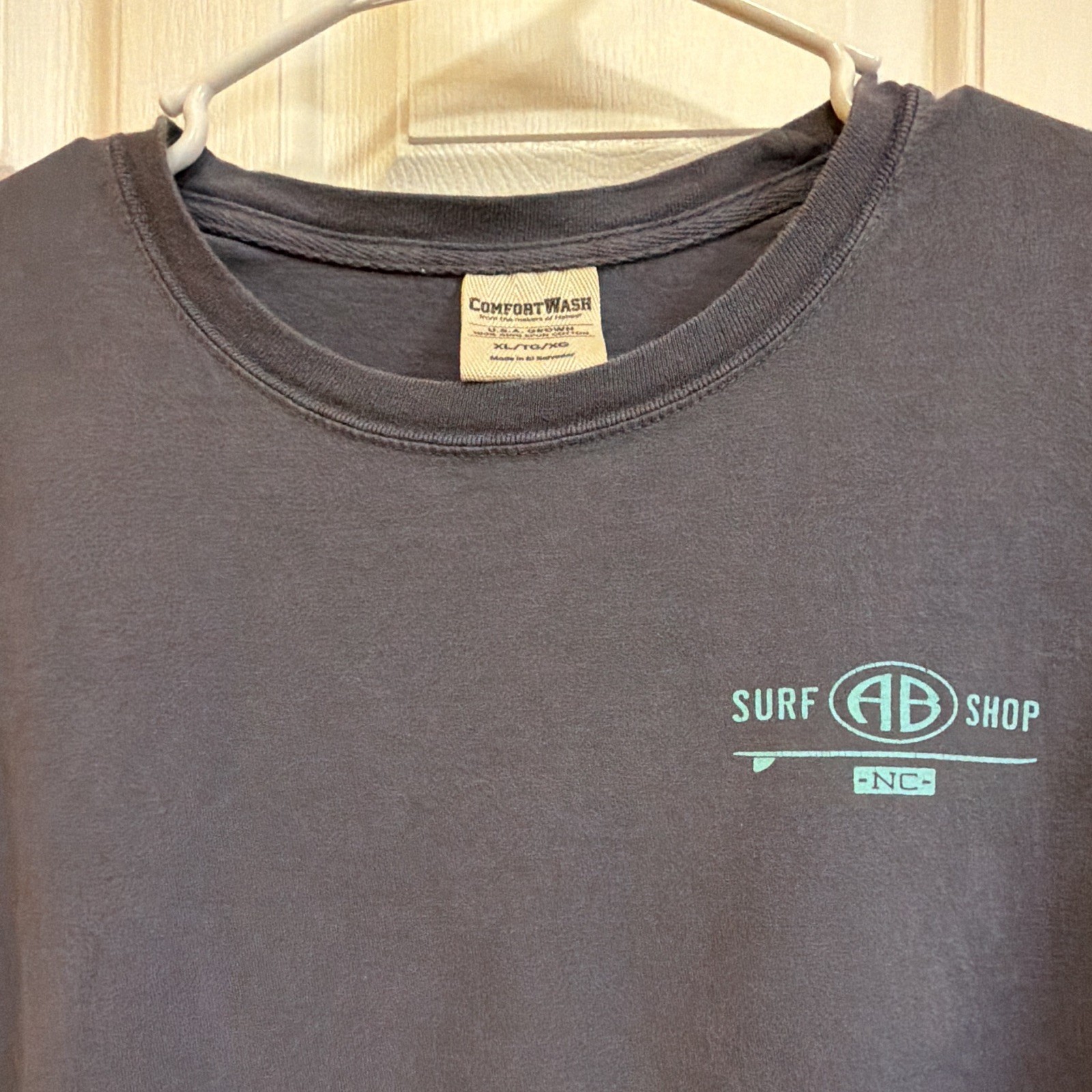 ComfortWash Men&rsquo;s Gray AB Surf Shop Graphic Crew Neck Short Sleeve T-Shirt XL
