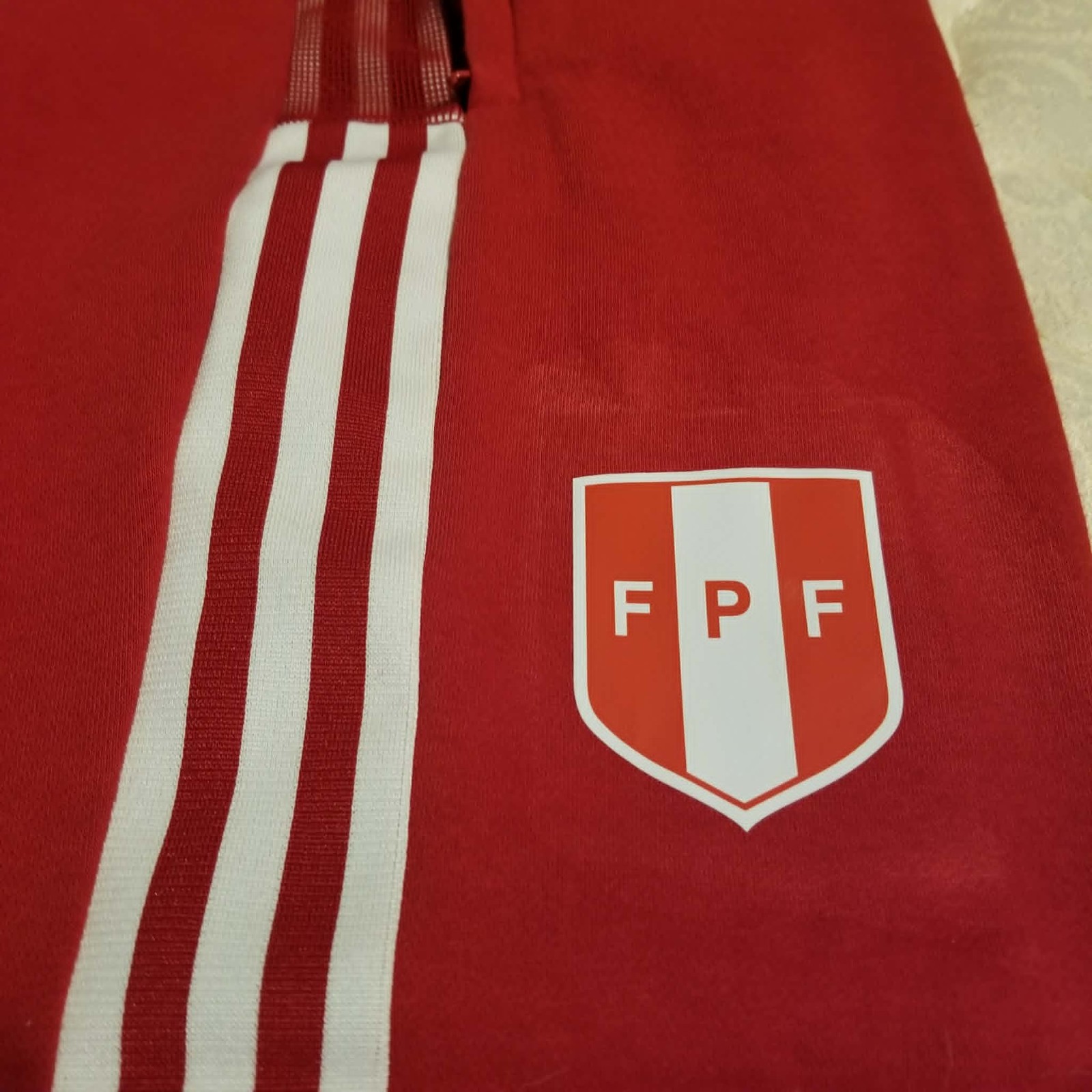 adidas Men&rsquo;s Soccer Peru T-Shirt DNA Seleccion de Futbol FPF 2026 XL