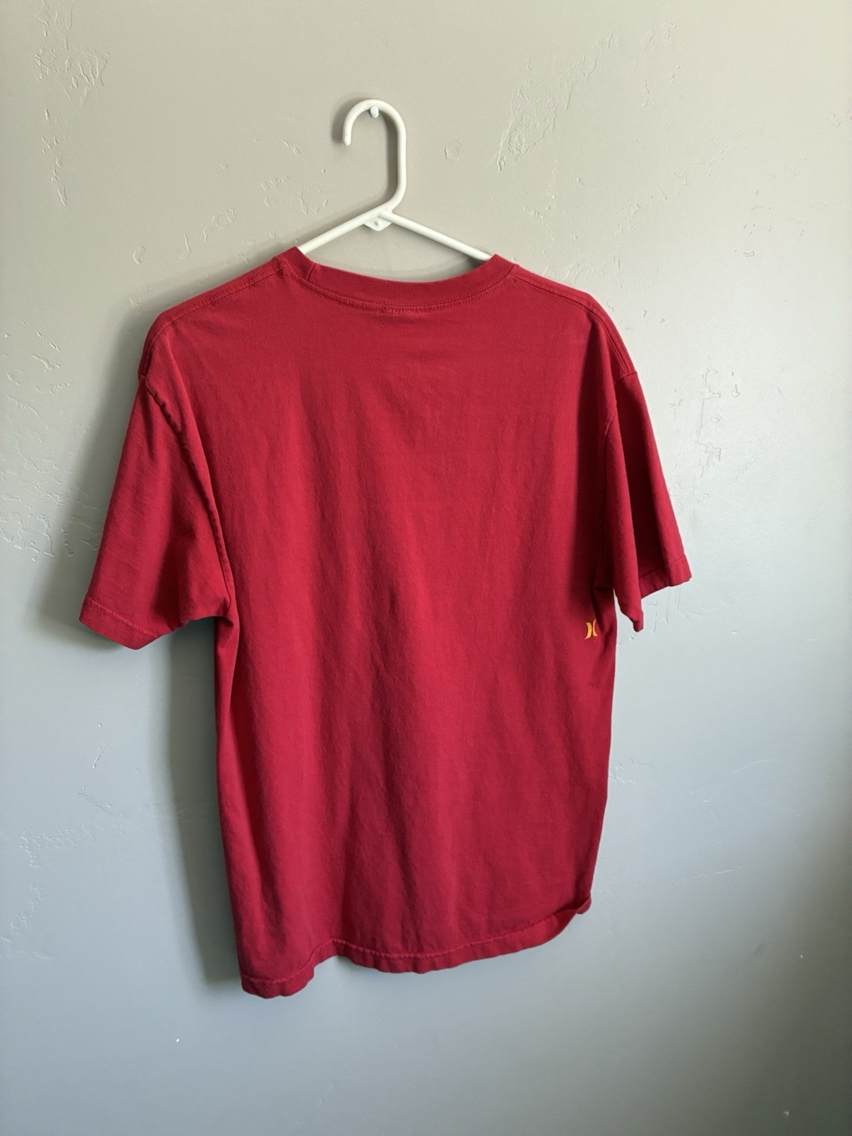 Hurley Men’s Red Graphic Logo Tee L Cotton Crew Neck Short Sleeve