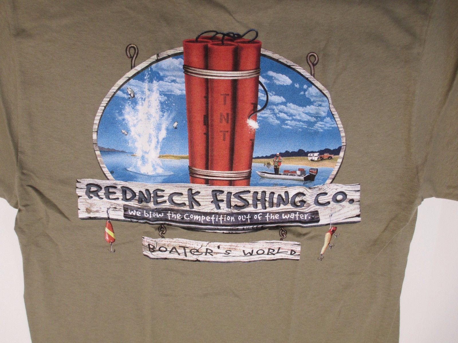 Redneck Fishing T-Shirt TNT 36&Prime; Chest Med Boater&rsquo;s World Prefade Screen Print