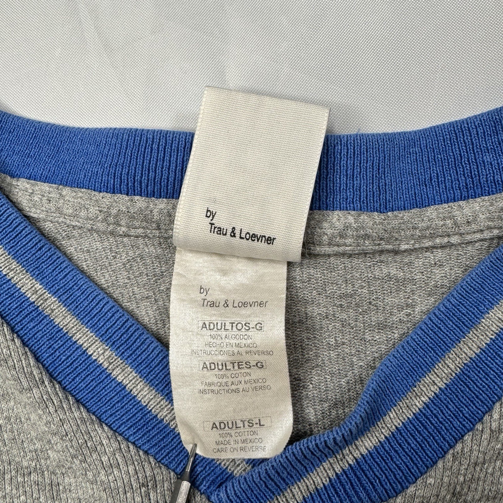 Vintage Kentucky Wildcats T-Shirt Banned Logo Gray V-Neck Savvy 90s