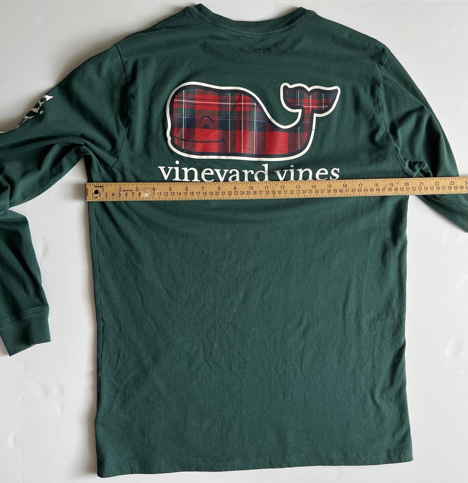 Vineyard Vines Long Sleeve Sz M T-Shirt Green Whale Logo Red Tartan Plaid