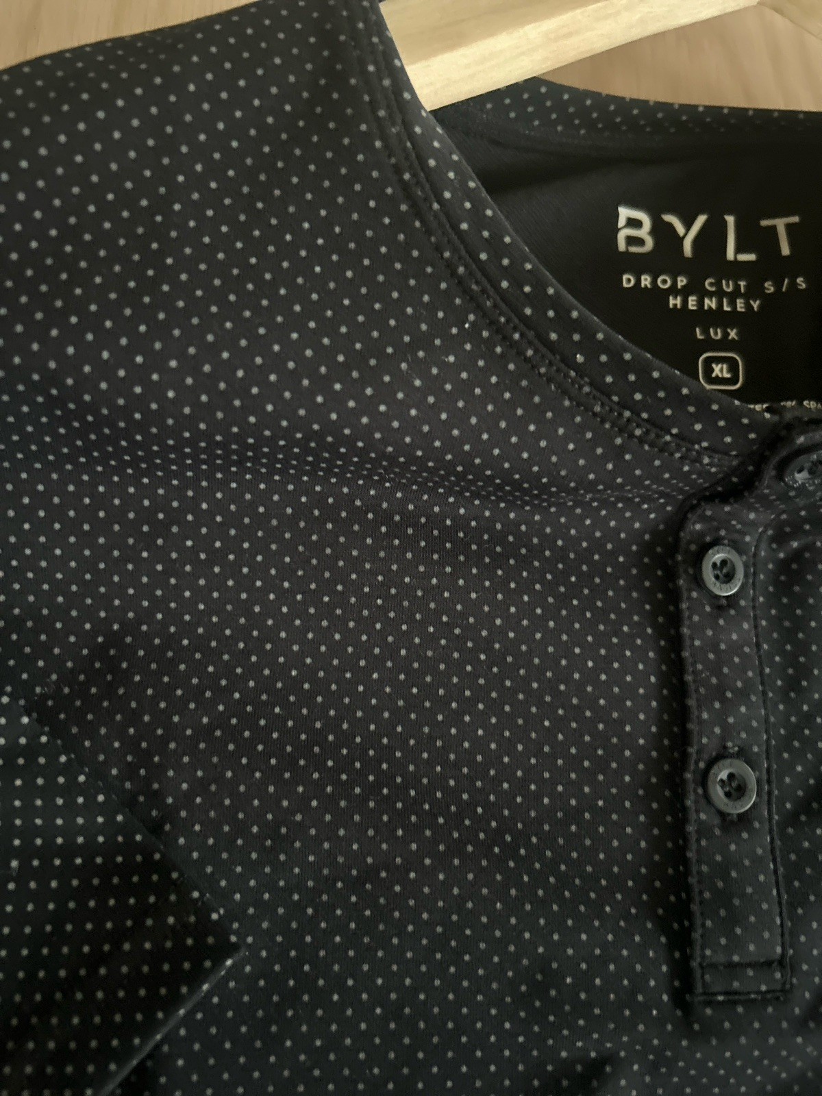 NWT Bylt Drop Cut Henley Short Sleeve Shirt Men&rsquo;s XL Black Polka Dot