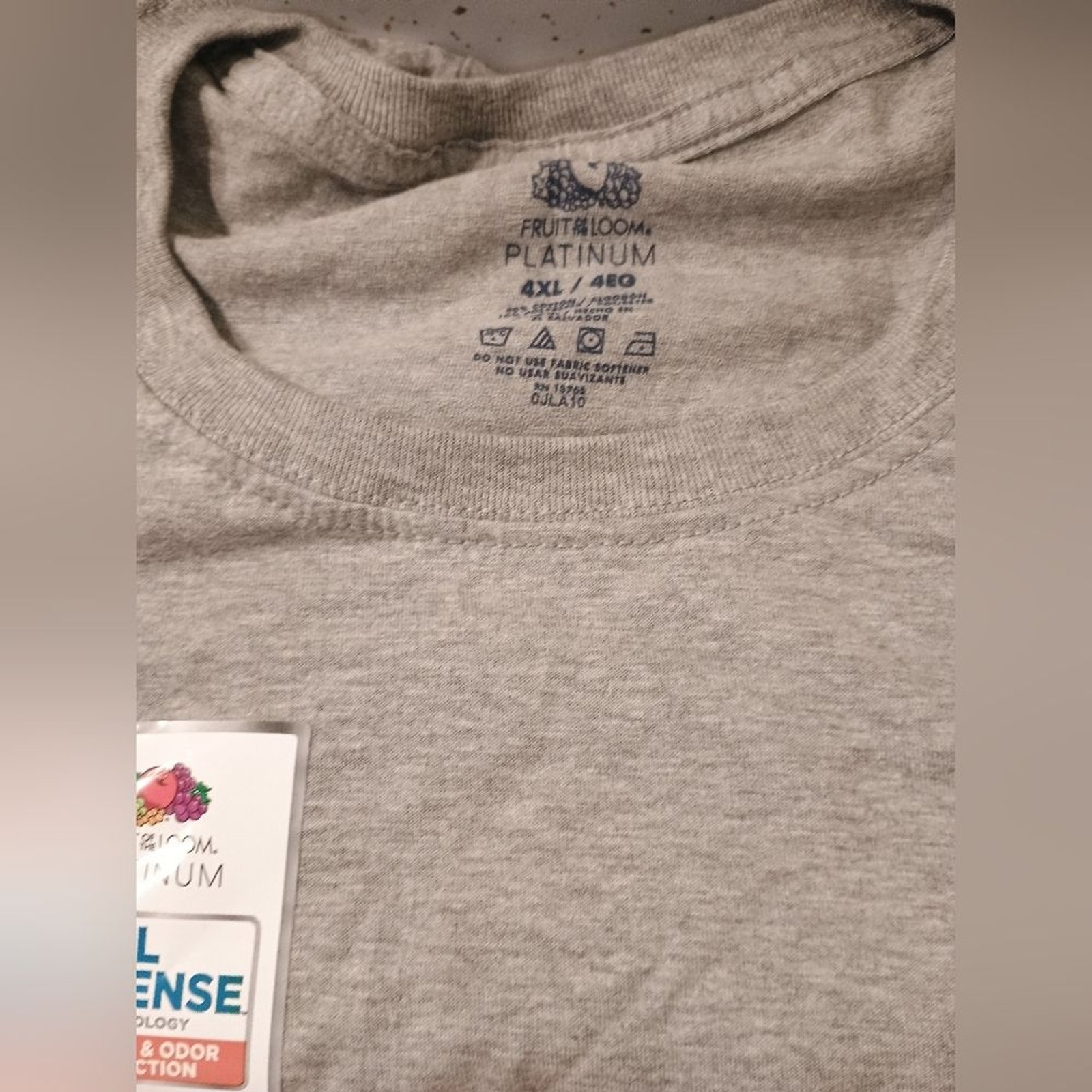 Fruit of the Loom Dual Defense Men&rsquo;s Short Sleeve Tees in Gray and Red 4XL