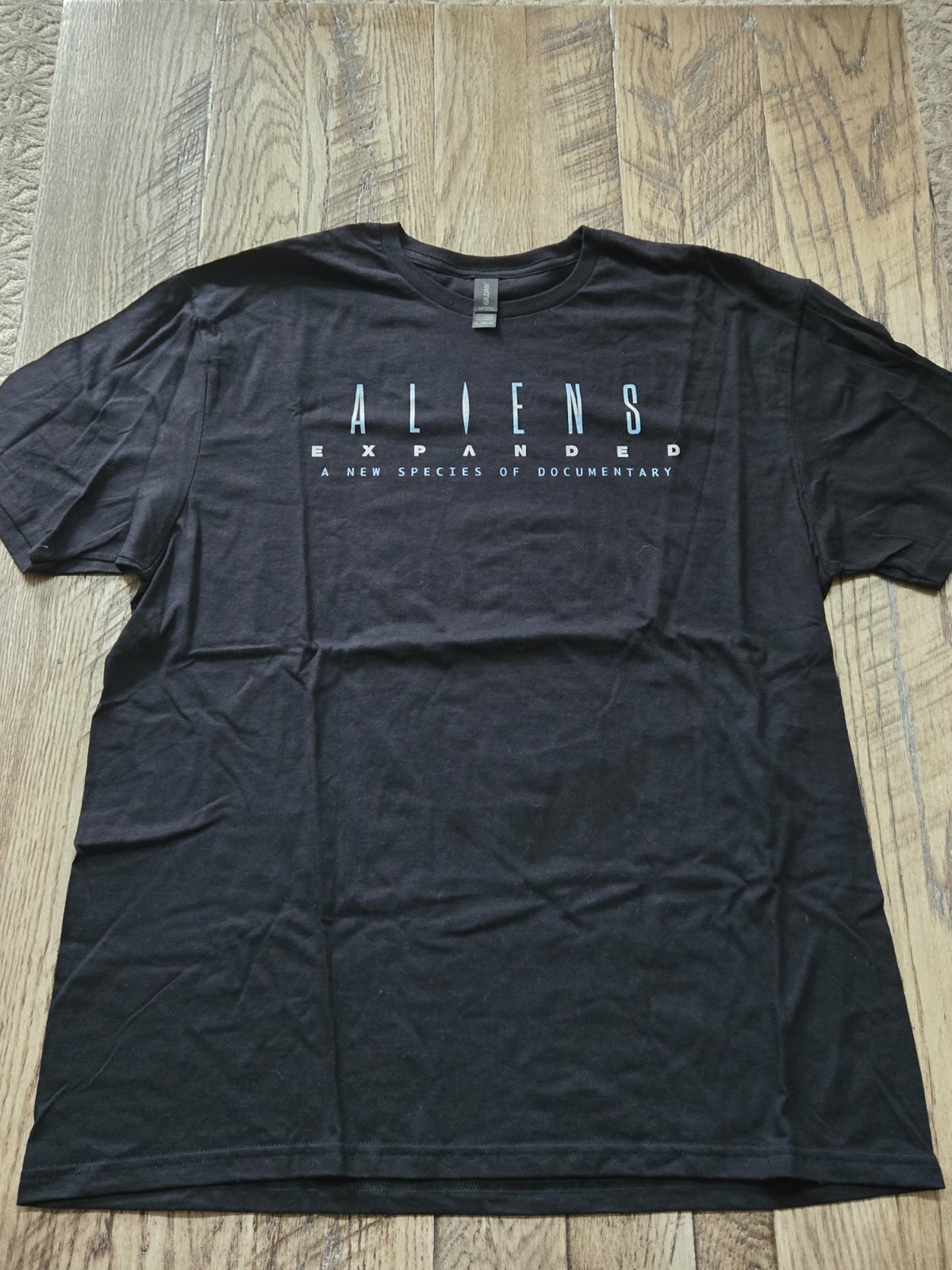 Aliens Expanded Unisex Size XL Black T-Shirt Gildan Soft Style from Documentary